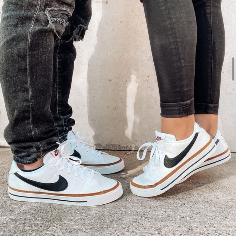 UNISEX Nike court legacy Youth shoes.